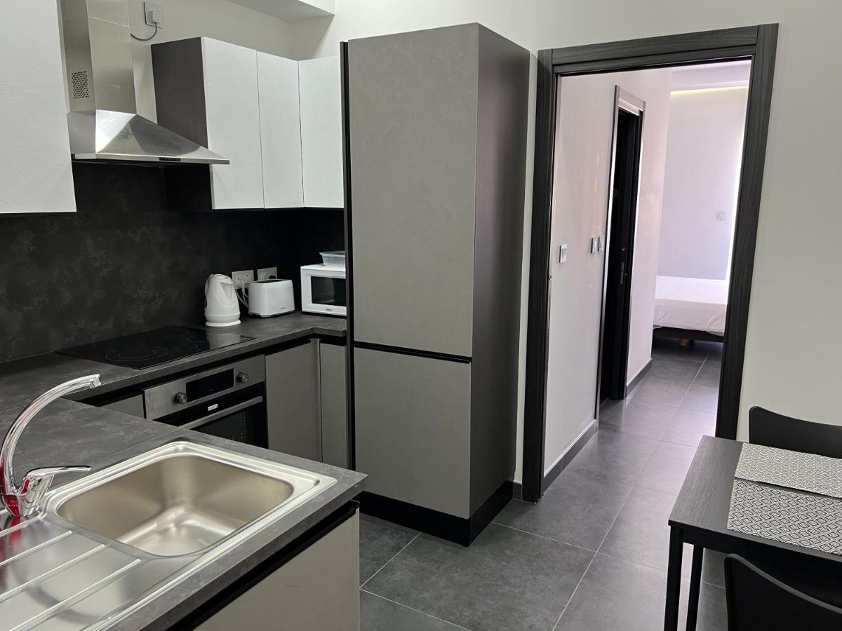 Cosy & Modern Top Floor 1-Bedroom Apartment St. Paul's Bay Exterior photo